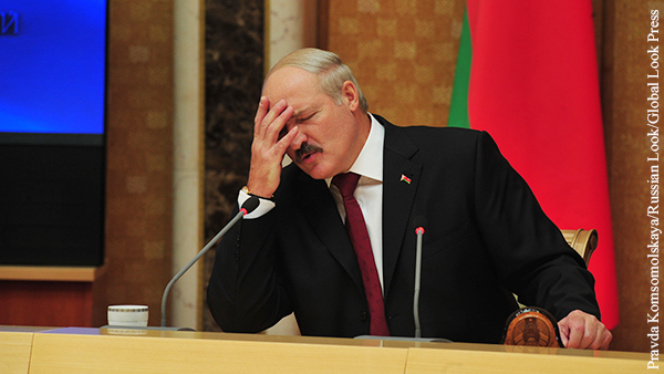 Лукашенко пожаловался на «непосильную ношу»