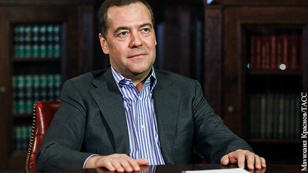 Медведев поделился лайфхаком для желающих стать президентом