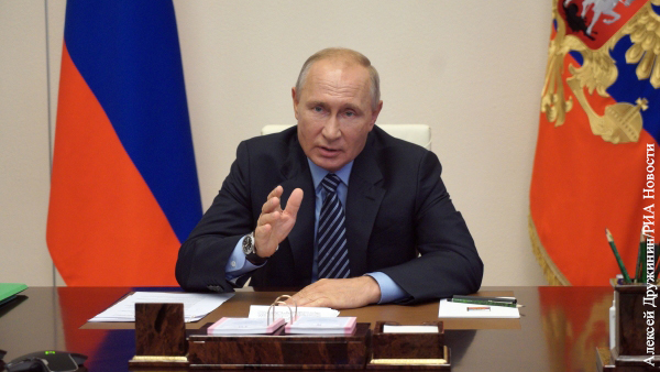 Путин о развитии экономики: Если будем сидеть на одном месте, болото будет хлюпать