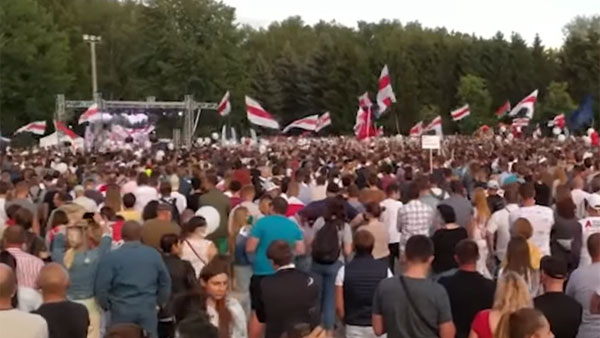 Митинг в поддержку Тихановской в Минске собрал более 25 тыс. человек
