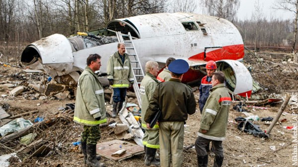 Авиаэксперт объяснил возможность появления следов тротила на деталях самолета Качиньского