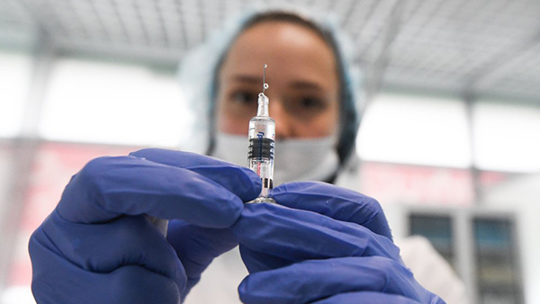 Клинические испытания вакцины от коронавируса завершились в центре Гамалеи