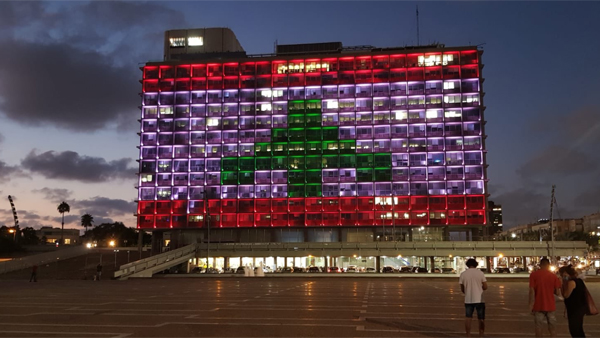 Мэрию Тель-Авива подсветили в цвета ливанского флага в знак солидарности