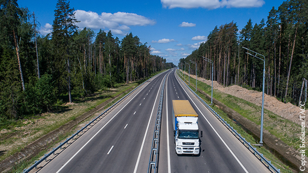 Эксперт объяснил необходимость повышения скоростных лимитов на современных российских шоссе