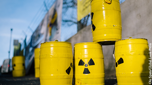 Украинский журналист предложил использовать «горы ядерных отходов» против России
