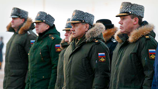 Путин лишил высших офицеров армии каракулевых шапок