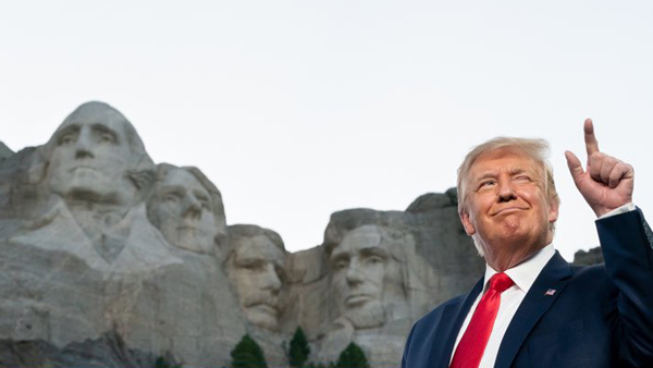 Трамп оценил идею добавить свое лицо к барельефам президентов США на горе Рашмор
