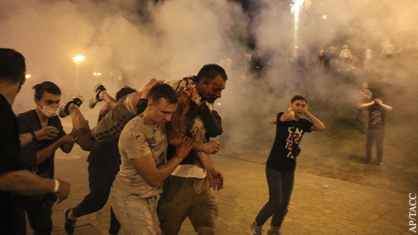 Белорусские силовики использовали спецсредства для разгона протестующих в Минске