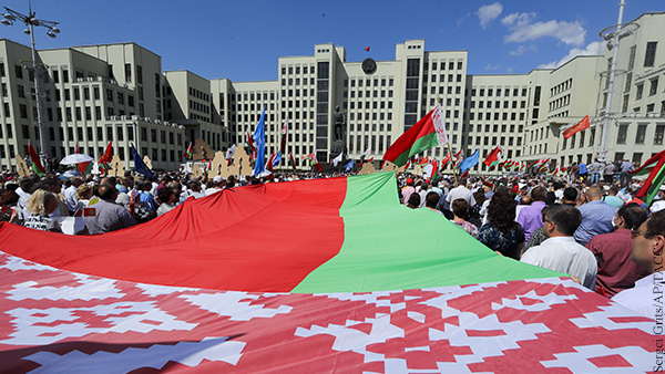 Митинг сторонников Лукашенко в Минске собрал свыше 70 тыс. человек