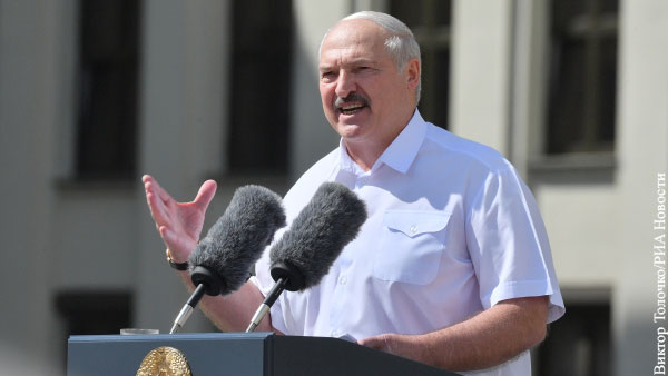 Лукашенко назвал условие передачи полномочий президента