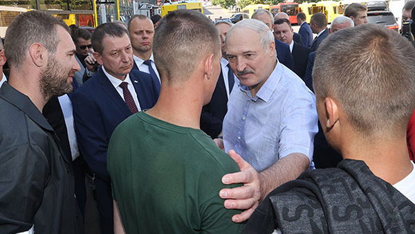 Лукашенко рассказал, кто будет «рулить» Белоруссией в случае победы Тихановской
