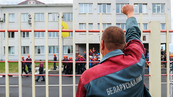Экономика: Белорусская забастовка сулит России миллиарды долларов