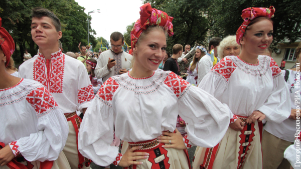 В украинском городе отменили парад вышиванок