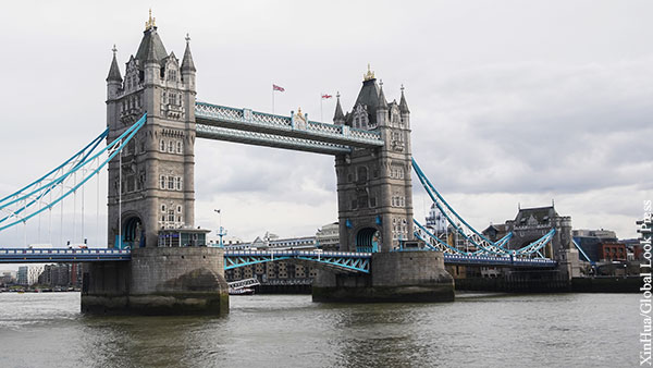 Тауэрский мост в Лондоне сломался при разведении