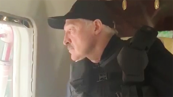 Лукашенко заявил, что митингующие «разбежались как крысы»