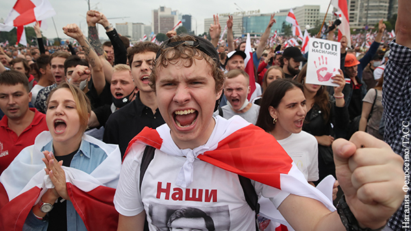Белорусский политолог: Лидерам оппозиции нужно отмежеваться от внешнего управления протестами