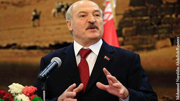 Лукашенко объяснил, почему не отдаст власть