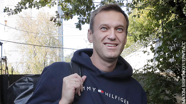 Навальный отключен от ИВЛ и начал вставать с постели