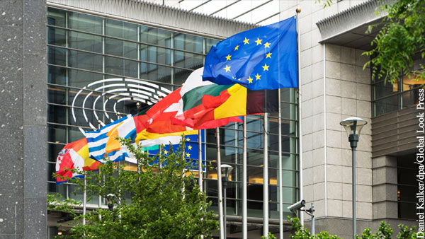 Европарламент призвал ЕС начать «демократизацию» России