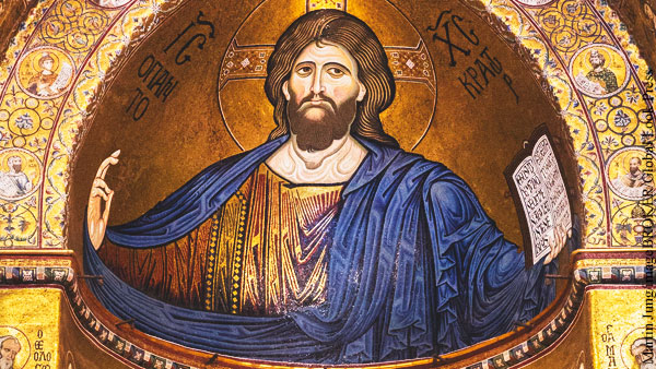 РПЦ возмутилась изображением Христа трансвеститом в церкви Исландии