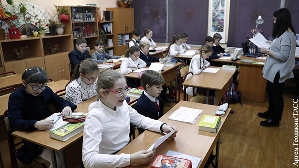 Московских школьников решили отправить на каникулы с 5 по 18 октября