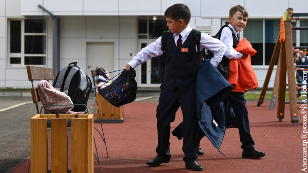 Заслуженный учитель РФ одобрил решение властей столицы о двухнедельных каникулах для школьников