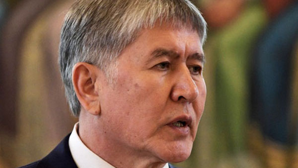 Участники протестов в Бишкеке заставили освободить Атамбаева из СИЗО