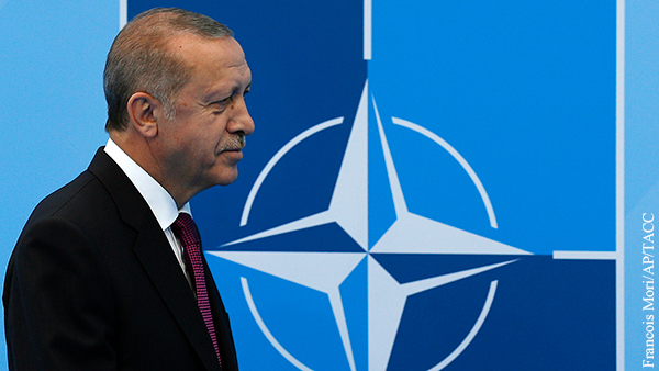 Эксперт назвал пустым звуком призыв исключить Турцию из НАТО