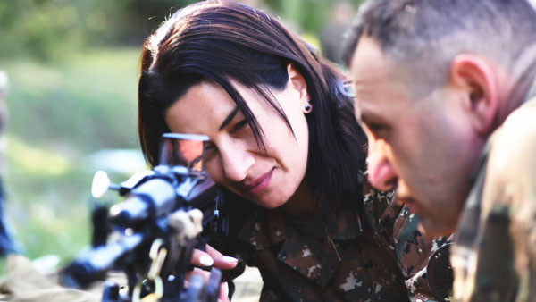 Жена Пашиняна с женским отрядом отправится в Карабах
