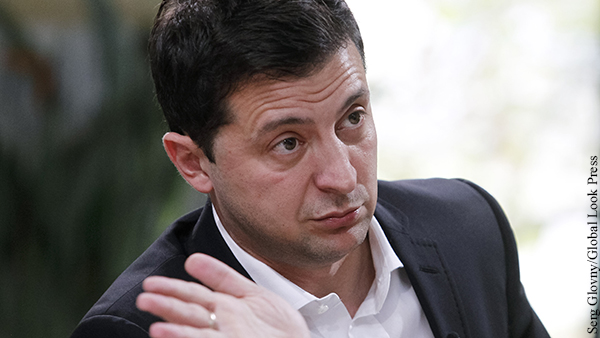 Зеленский предложил прекратить полномочия всех судей КС Украины