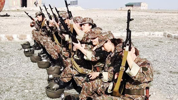 Армения заявила о подготовке первой женской роты для боев в Карабахе
