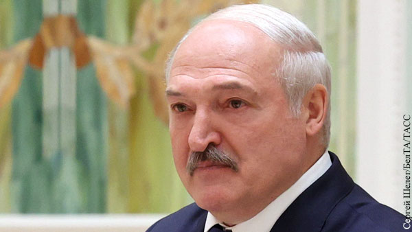 Лукашенко предложил Макрону помощь в отношениях с мусульманами