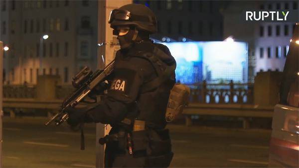 В результате стрельбы в центре Вены погибли семь человек