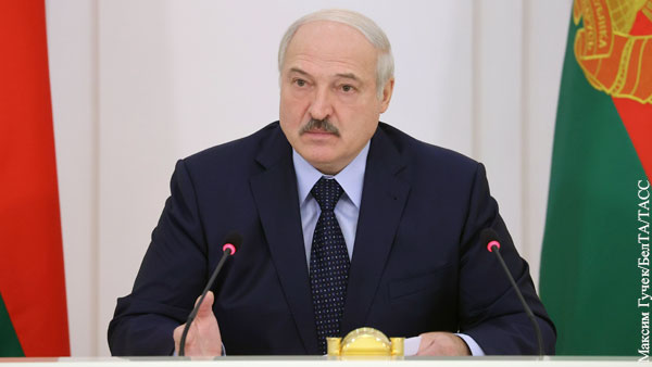 Лукашенко поручил не пускать в страну уехавших во время пандемии белорусов
