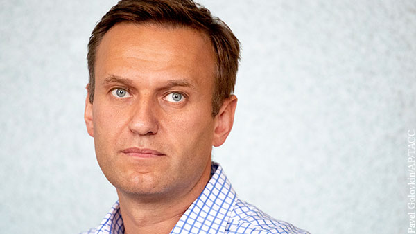 Эксперт объяснил, почему Навальный не возвращается в Россию