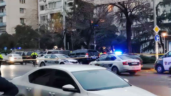 В Тбилиси захватили заложников в офисе микрофинансовой организации
