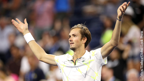 Теннисист Медведев победил в Итоговом турнире ATP