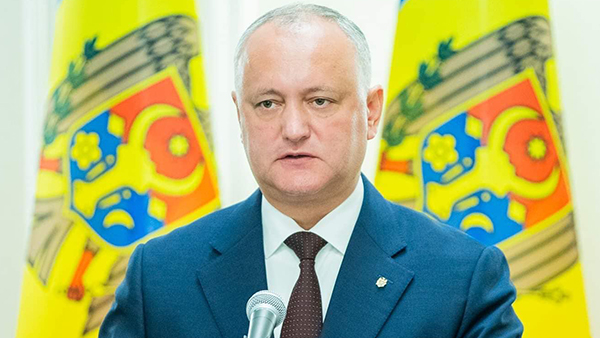 Додон пригрозил вывести людей на улицы ради мира в Молдавии