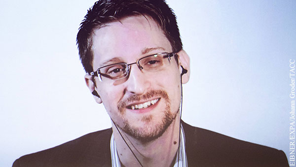 Сноуден начал сбор документов для получения российского гражданства