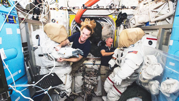 Эксперт объяснил возникшие у космонавта-новичка проблемы с нижним бельем
