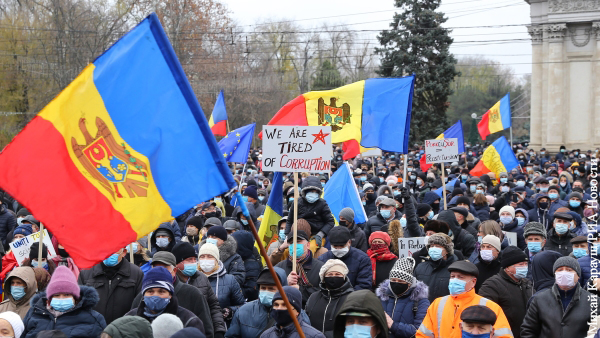 Сторонники Санду на митинге в Кишиневе потребовали срочной отставки правительства