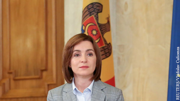 КС Молдавии приостановил ограничивающие власть президента поправки