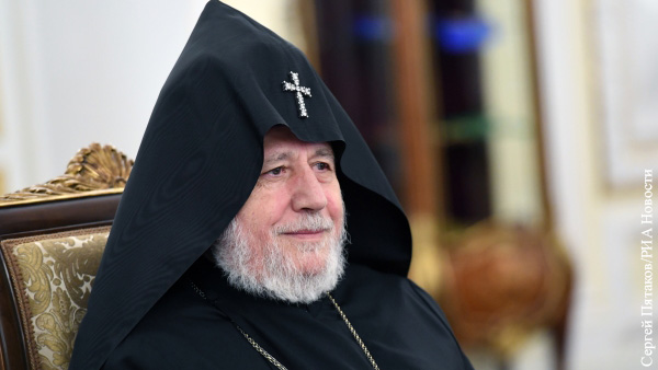Армянская церковь призвала Пашиняна уйти в отставку