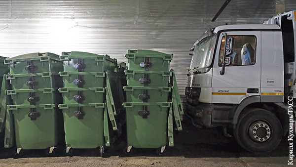 Во Владивостоке установили первые 40 контейнеров для раздельного сбора мусора
