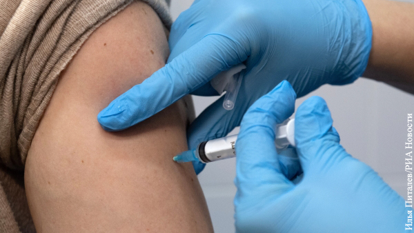 В Совфеде противопоставили начало вакцинации от ковида в Крыму ситуации на Украине
