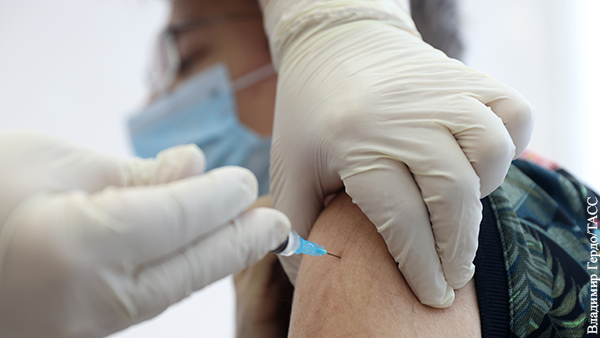 Российскую вакцину «ЭпиВакКорона» испытали на добровольцах старше 60 лет