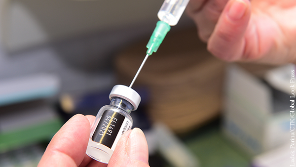 Дело о «тайной вакцинации» чиновников завели на Украине