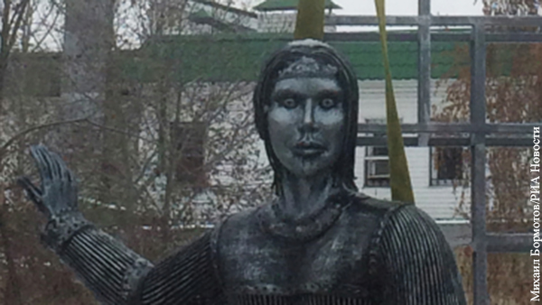 «Пугающий» памятник Аленке выставили на аукцион за 1 млн рублей