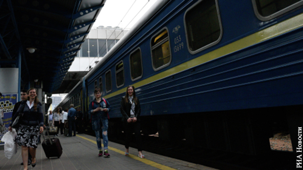 Киев решил запустить поезда до территорий рядом с Крымом