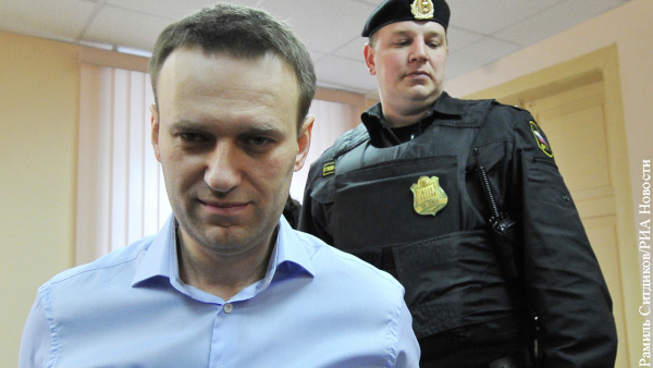 Западные эксперты: В США такого как Навальный осудили бы на 100 лет